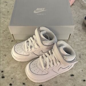 Nike Kids Force 1 Mid LE Sneakers - White
